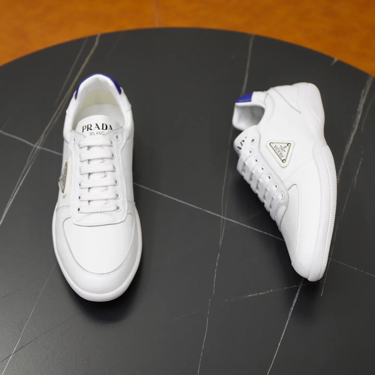 Ex-factory price: 440💰🙅‍♂️🙅‍♂️🙅‍♂️ Brand: PRADA Standard code: 38-44 (45 customized) Grade: Same as the official website Material: Original leather splicing, comfortable and breathable lining, original wear-resistant outsole Style category: Men's fashionable casual shoes, running shoes, noble luxury brand elements, top luxury Color: actual picture color